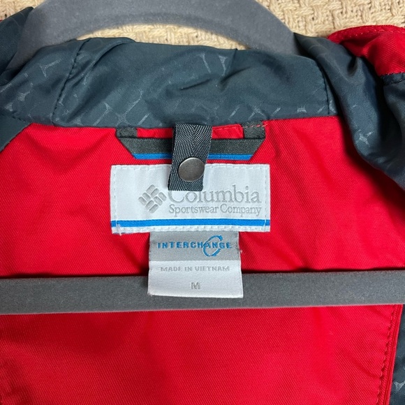Columbia Women's Red and White Jacket Size Medium - Picture 7 of 11